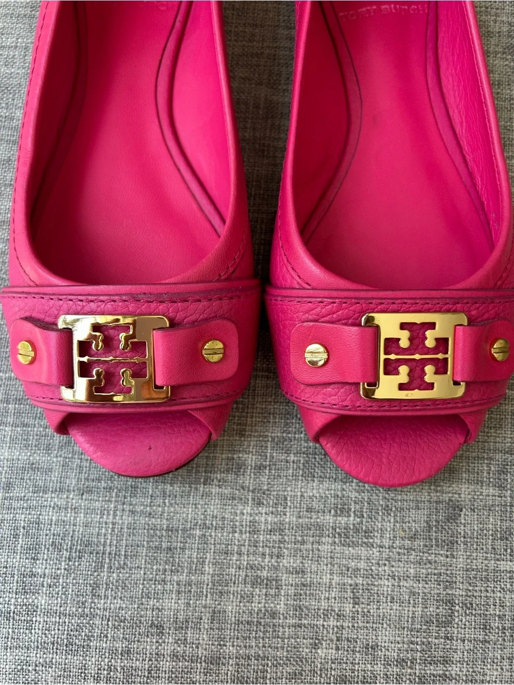 Tory Burch Pink Textured Leather Clines